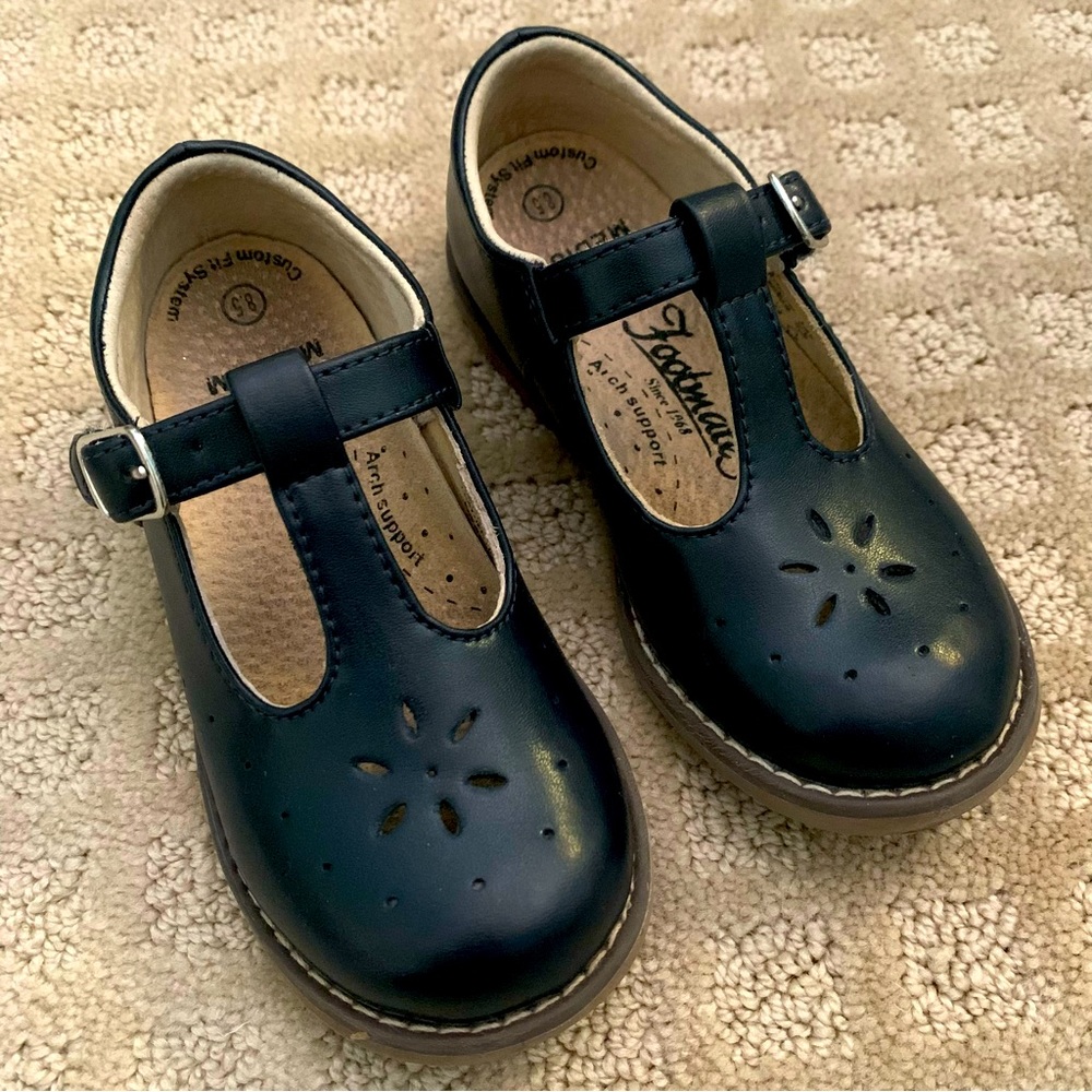 Footmates girls navy t-strap leather Mary Janes size 8.5 (8)